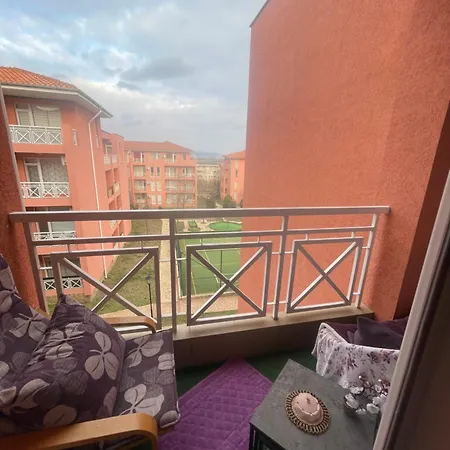студио Sunny Day 6 Sunny Apartment